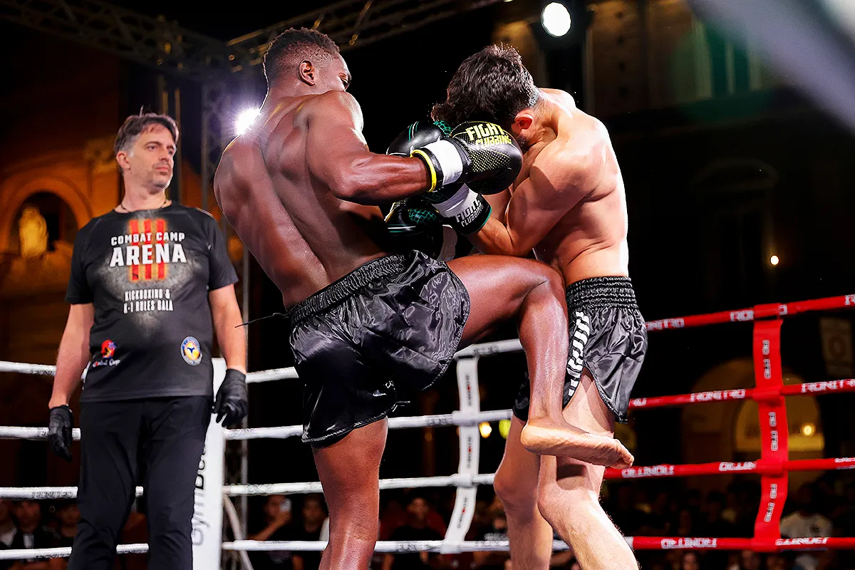 Match di kickboxing con ginocchiata Galleria • Combat Camp Cesenatico Match di kickboxing con ginocchiata Galleria • Combat Camp Cesenatico